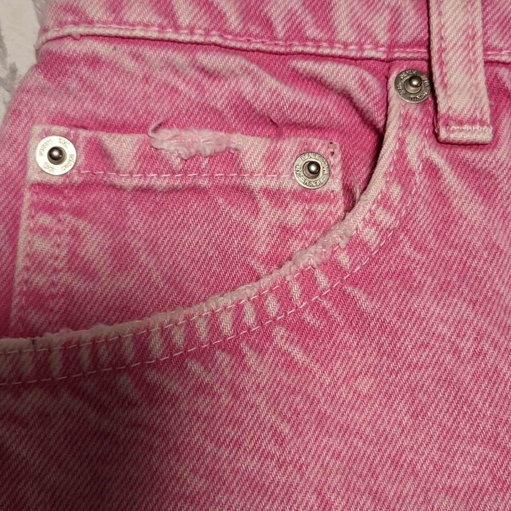 SOLD "      Zara Distress Pink Jean Shorts 26 - Picture 7 of 9